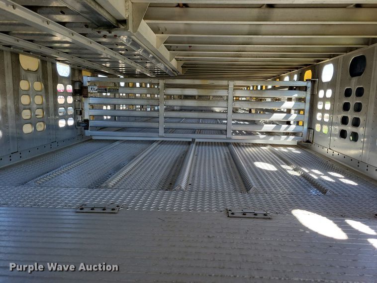 image for item DK5225 2004 Wilson PSDCL-411P  livestock trailer