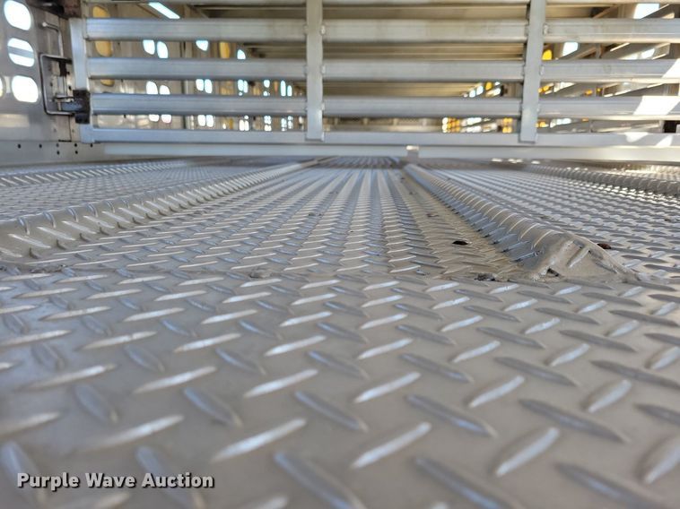 image for item DK5225 2004 Wilson PSDCL-411P  livestock trailer