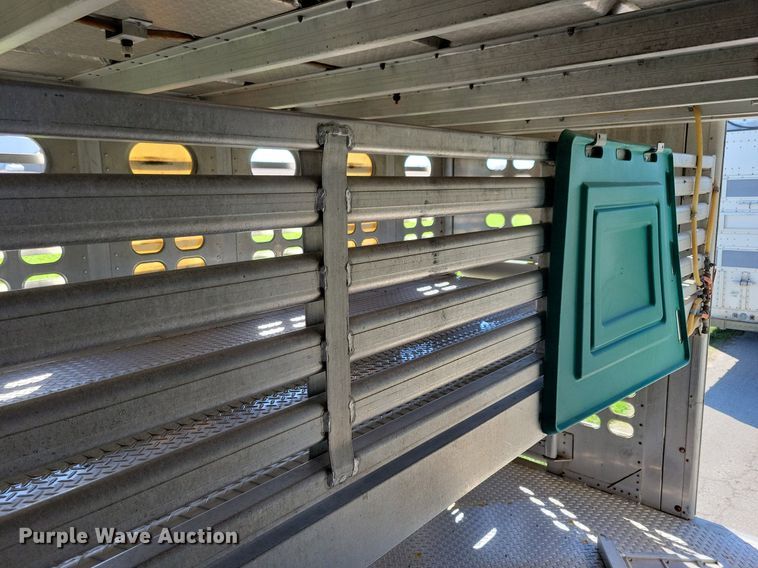 image for item DK5225 2004 Wilson PSDCL-411P  livestock trailer