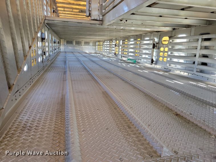 image for item DK5225 2004 Wilson PSDCL-411P  livestock trailer