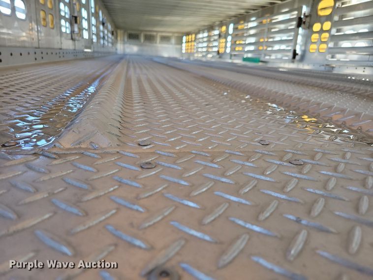 image for item DK5225 2004 Wilson PSDCL-411P  livestock trailer