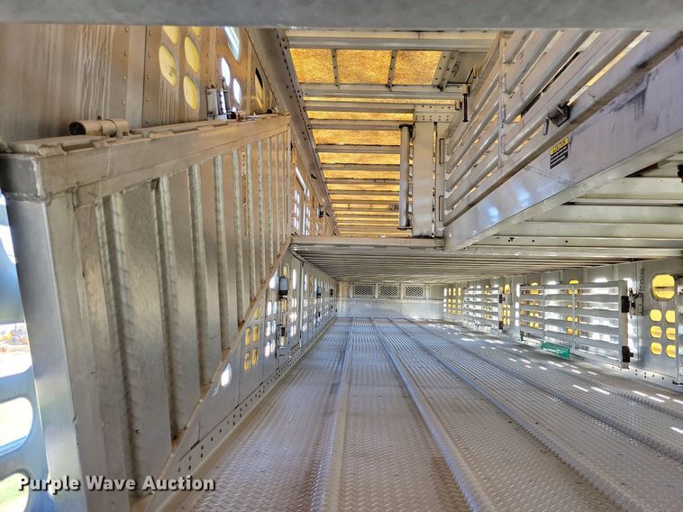 image for item DK5225 2004 Wilson PSDCL-411P  livestock trailer