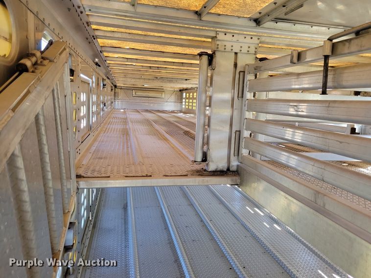 image for item DK5225 2004 Wilson PSDCL-411P  livestock trailer