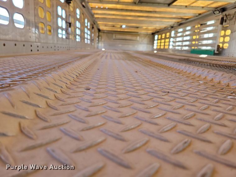 image for item DK5225 2004 Wilson PSDCL-411P  livestock trailer