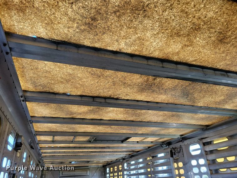 image for item DK5225 2004 Wilson PSDCL-411P  livestock trailer