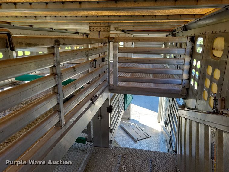 image for item DK5225 2004 Wilson PSDCL-411P  livestock trailer