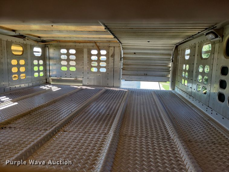 image for item DK5225 2004 Wilson PSDCL-411P  livestock trailer