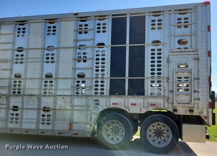 image for item DK5225 2004 Wilson PSDCL-411P  livestock trailer