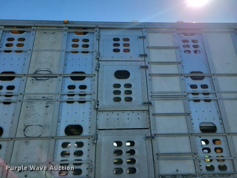 image for item DK5225 2004 Wilson PSDCL-411P  livestock trailer