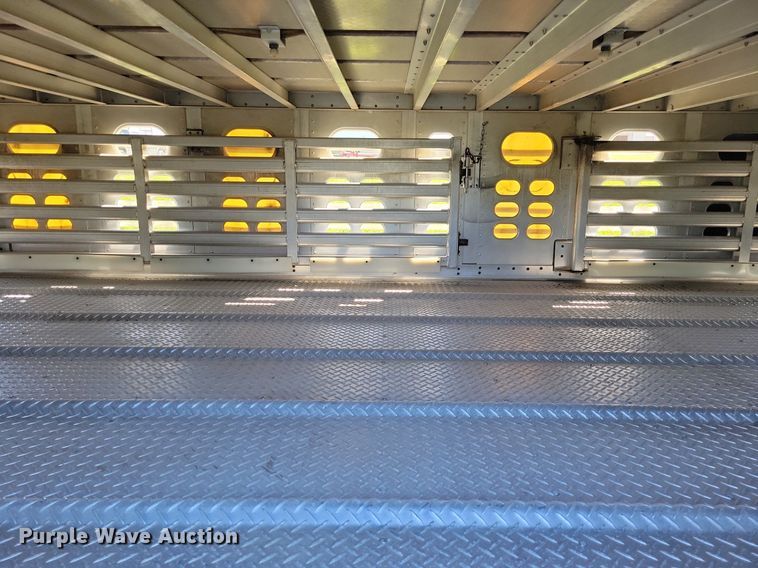 image for item DK5225 2004 Wilson PSDCL-411P  livestock trailer