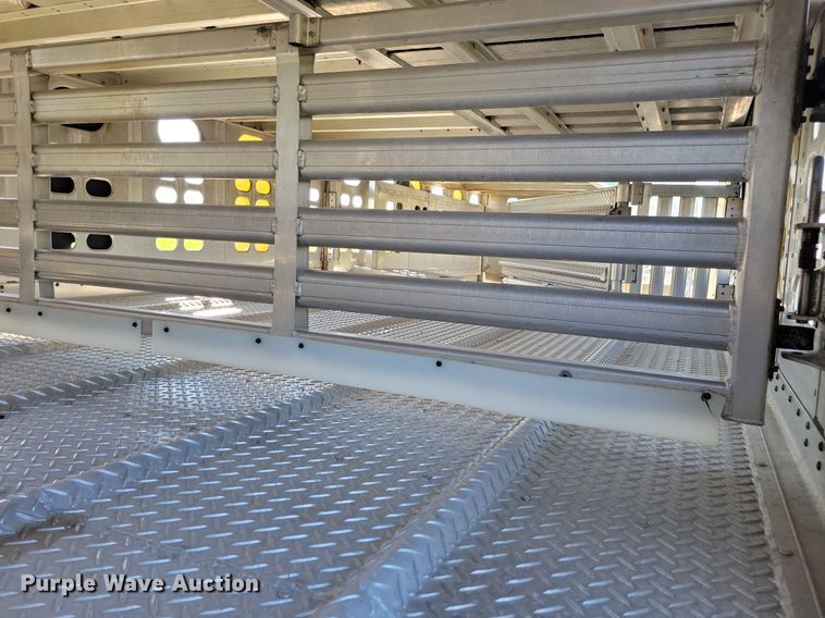 image for item DK5225 2004 Wilson PSDCL-411P  livestock trailer