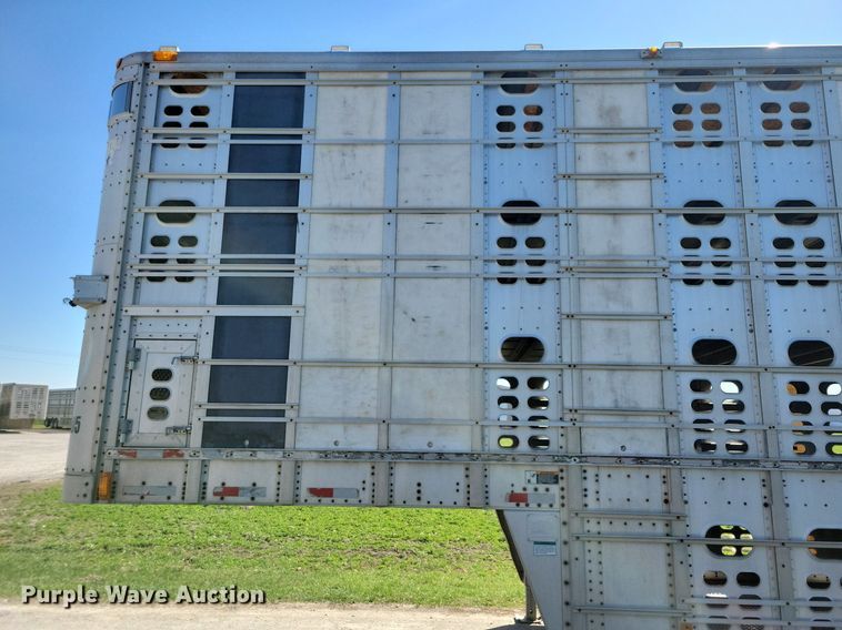 image for item DK5225 2004 Wilson PSDCL-411P  livestock trailer
