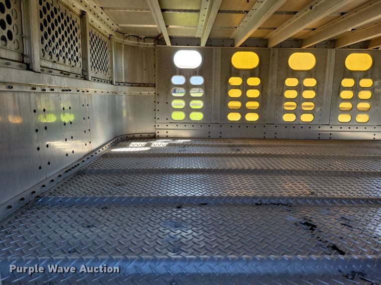 image for item DK5225 2004 Wilson PSDCL-411P  livestock trailer