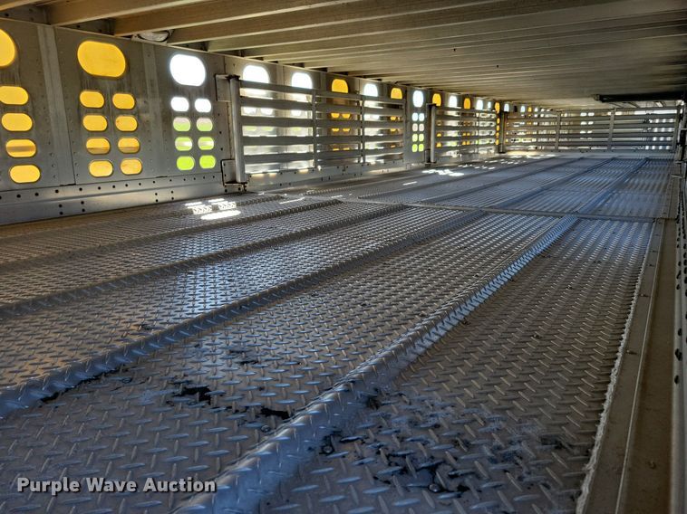 image for item DK5225 2004 Wilson PSDCL-411P  livestock trailer