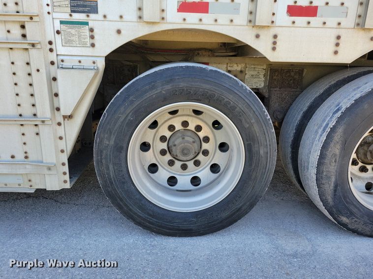 image for item DK5225 2004 Wilson PSDCL-411P  livestock trailer