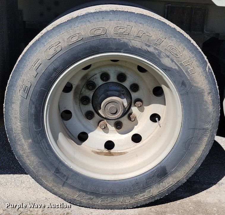 image for item DK5225 2004 Wilson PSDCL-411P  livestock trailer