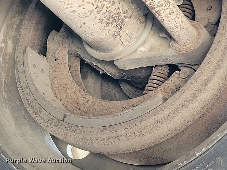 image for item DK5225 2004 Wilson PSDCL-411P  livestock trailer