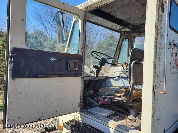 image for item DK5226 1979 Ottawa Commando 30  yard truck