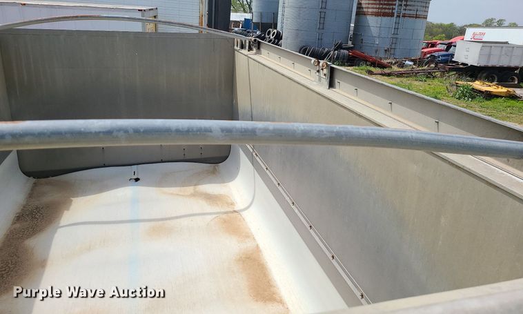 image for item DM4866 1994 Corn Husker  end dump pup trailer