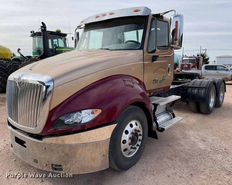 image for item DN4587 2011 International ProStar Plus 122  semi truck