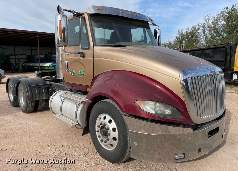 image for item DN4587 2011 International ProStar Plus 122  semi truck
