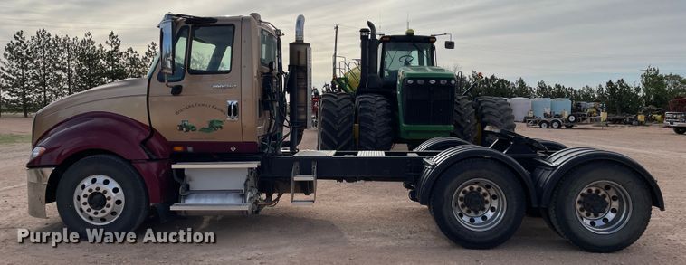 image for item DN4587 2011 International ProStar Plus 122  semi truck