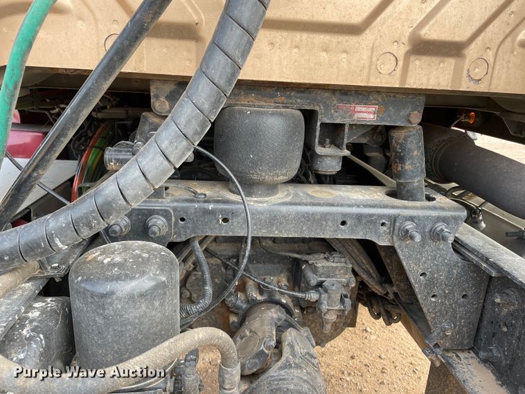 image for item DN4587 2011 International ProStar Plus 122  semi truck