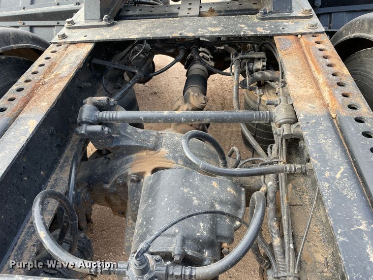 image for item DN4587 2011 International ProStar Plus 122  semi truck