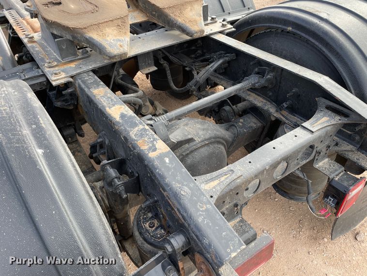 image for item DN4587 2011 International ProStar Plus 122  semi truck