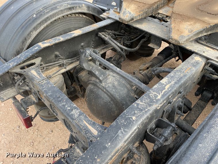 image for item DN4587 2011 International ProStar Plus 122  semi truck