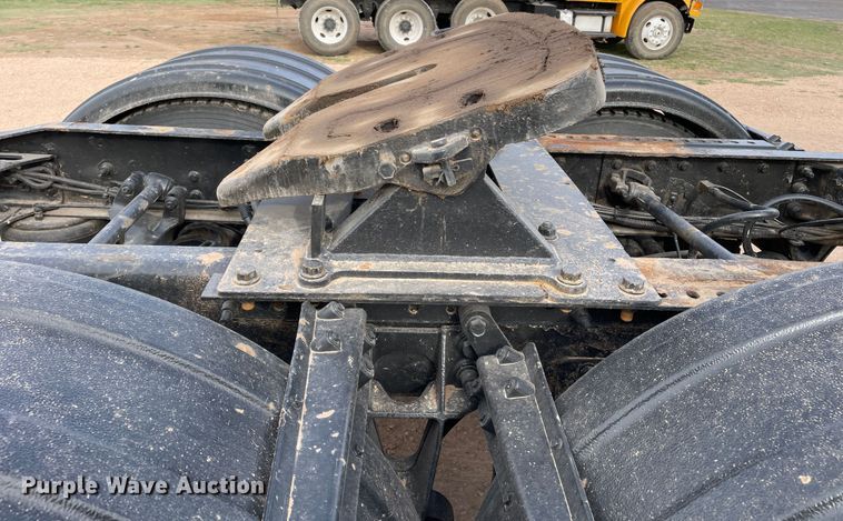 image for item DN4587 2011 International ProStar Plus 122  semi truck