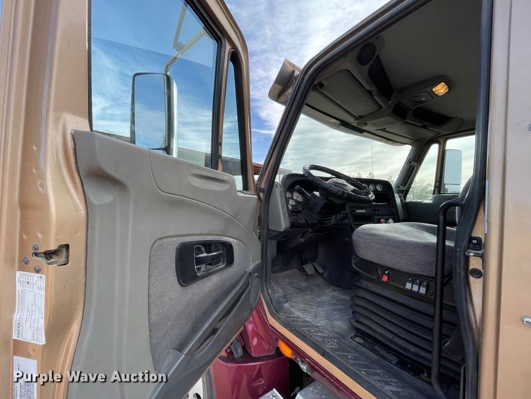 image for item DN4587 2011 International ProStar Plus 122  semi truck