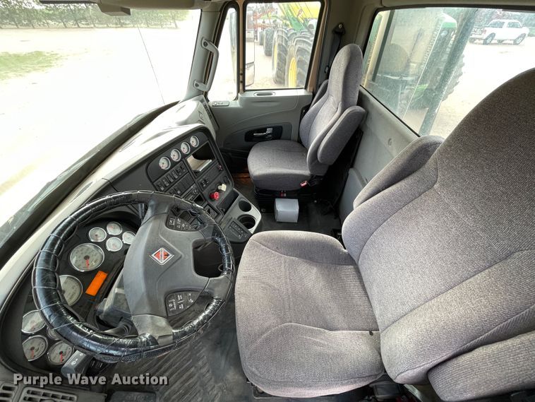 image for item DN4587 2011 International ProStar Plus 122  semi truck