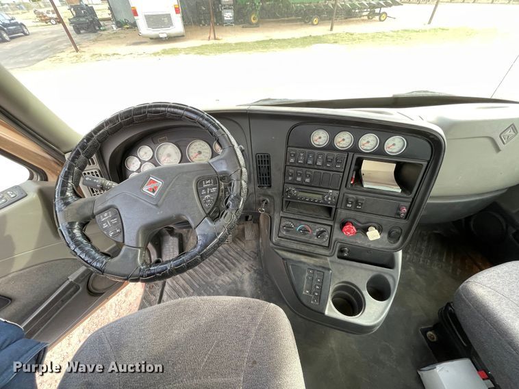 image for item DN4587 2011 International ProStar Plus 122  semi truck