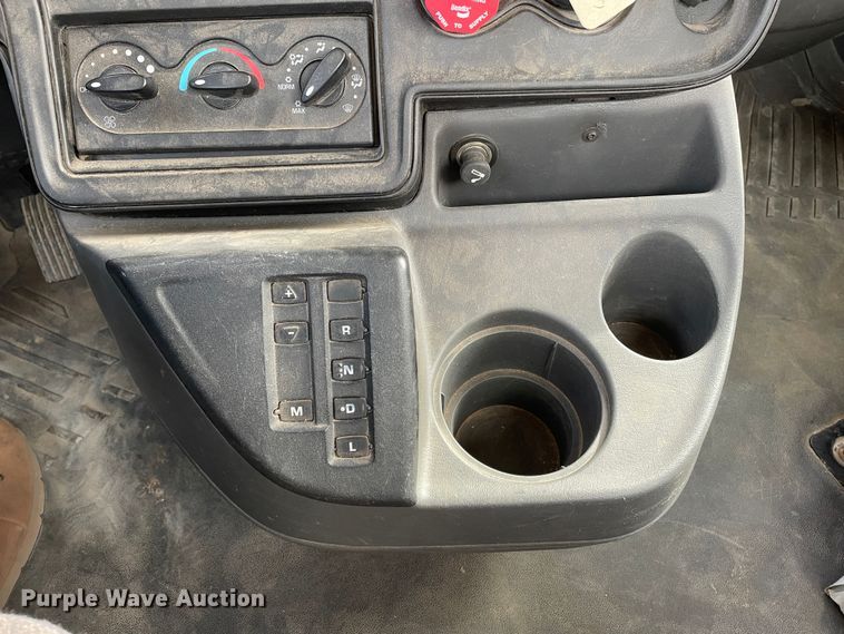 image for item DN4587 2011 International ProStar Plus 122  semi truck