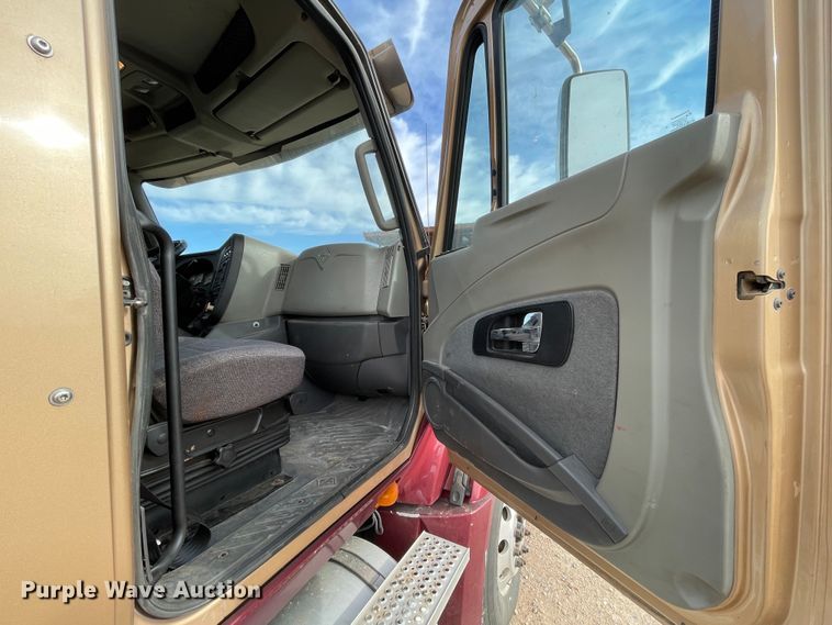 image for item DN4587 2011 International ProStar Plus 122  semi truck