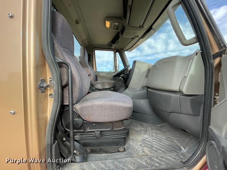 image for item DN4587 2011 International ProStar Plus 122  semi truck