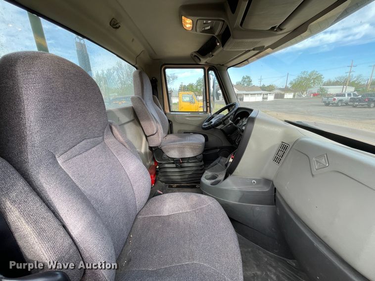 image for item DN4587 2011 International ProStar Plus 122  semi truck