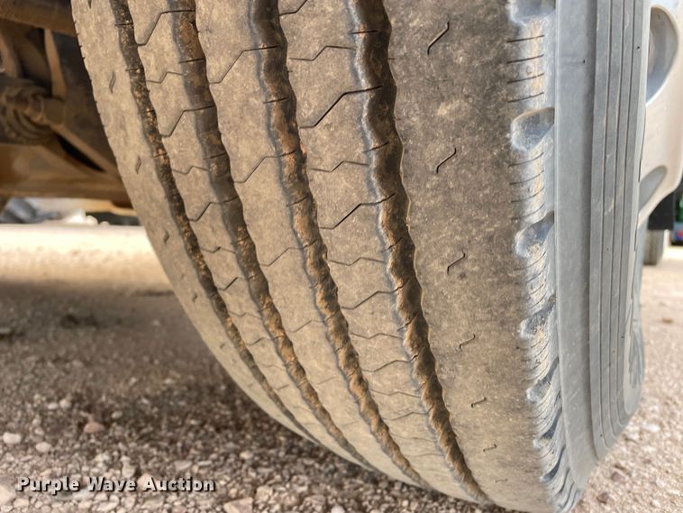 image for item DN4587 2011 International ProStar Plus 122  semi truck