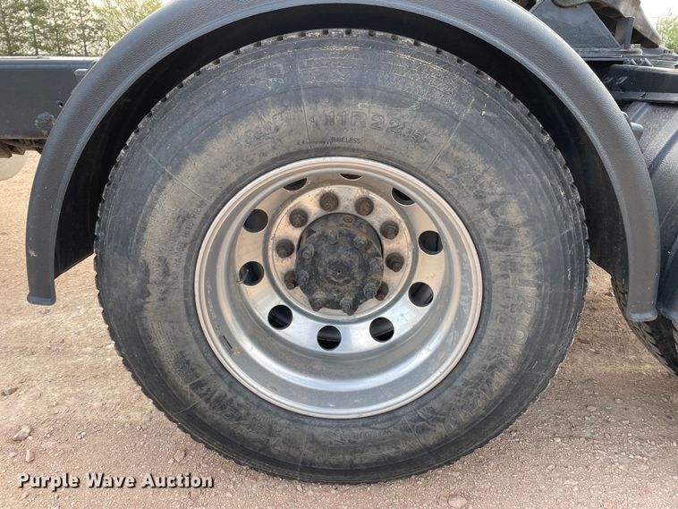 image for item DN4587 2011 International ProStar Plus 122  semi truck