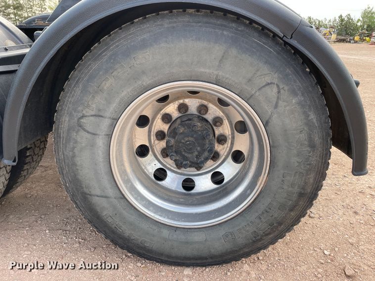 image for item DN4587 2011 International ProStar Plus 122  semi truck