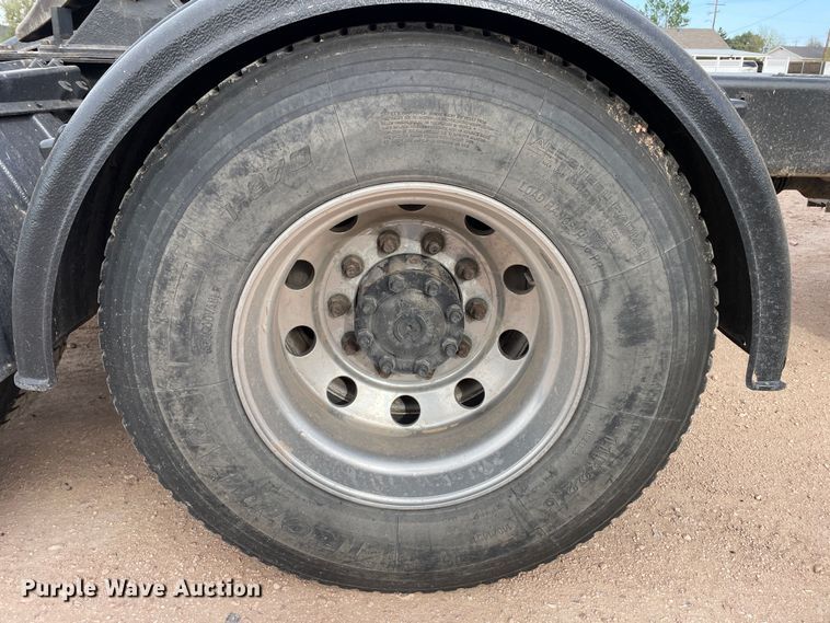 image for item DN4587 2011 International ProStar Plus 122  semi truck