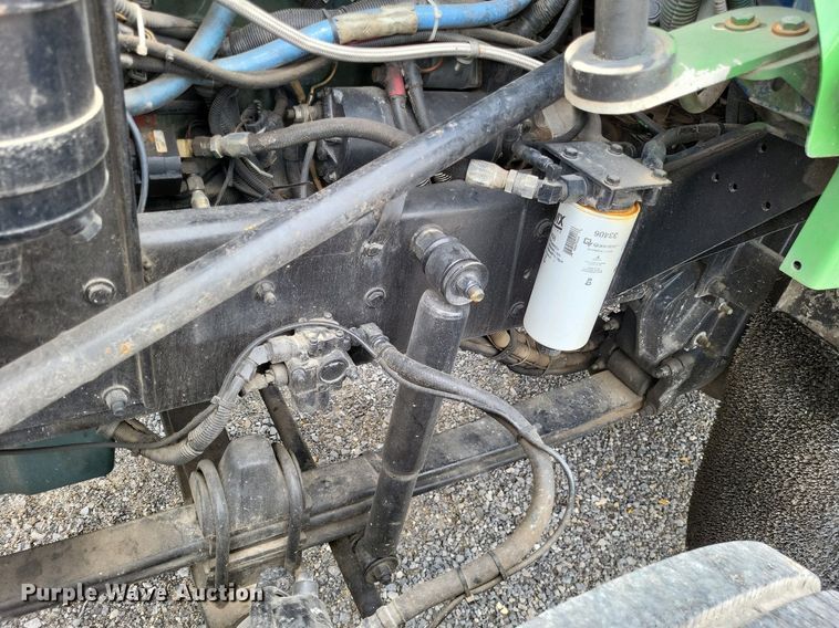 image for item DO3643 1998 Kenworth T800  semi truck