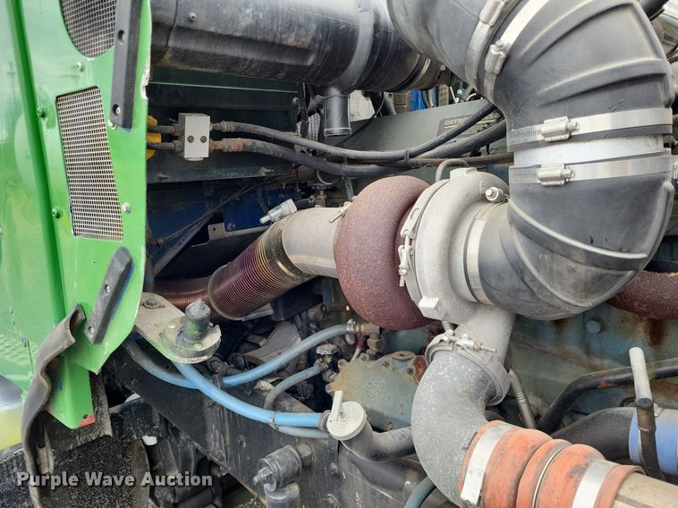 image for item DO3643 1998 Kenworth T800  semi truck