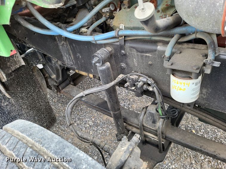 image for item DO3643 1998 Kenworth T800  semi truck