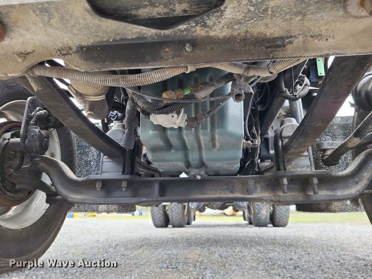 image for item DO3643 1998 Kenworth T800  semi truck