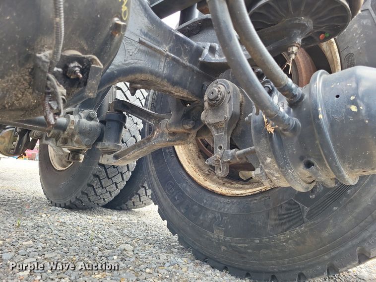 image for item DO3643 1998 Kenworth T800  semi truck