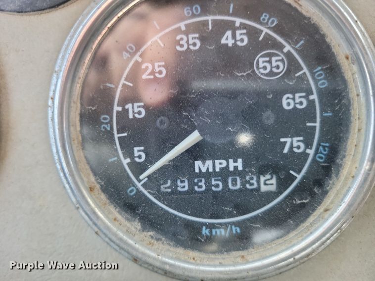 image for item DO3644 1993 Ford Aeromax L9000  semi truck