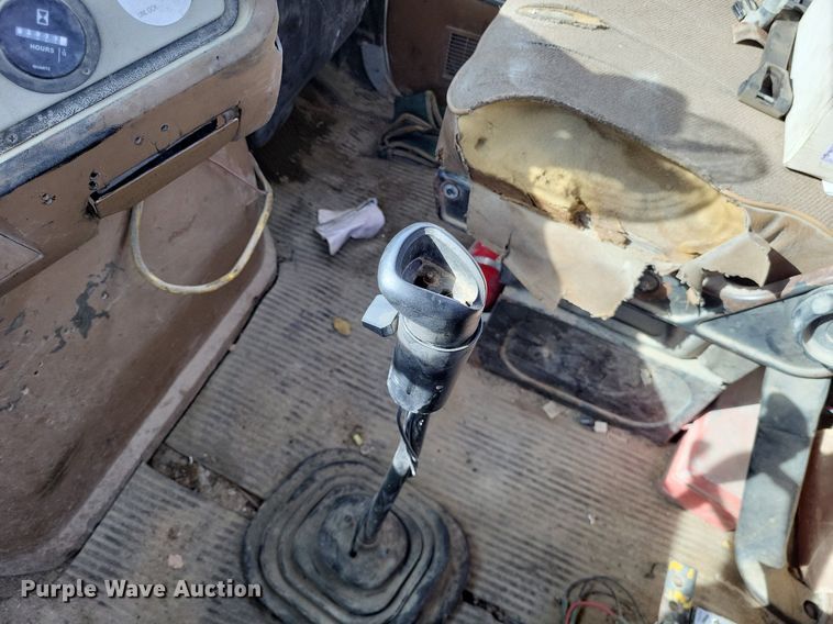 image for item DO3644 1993 Ford Aeromax L9000  semi truck