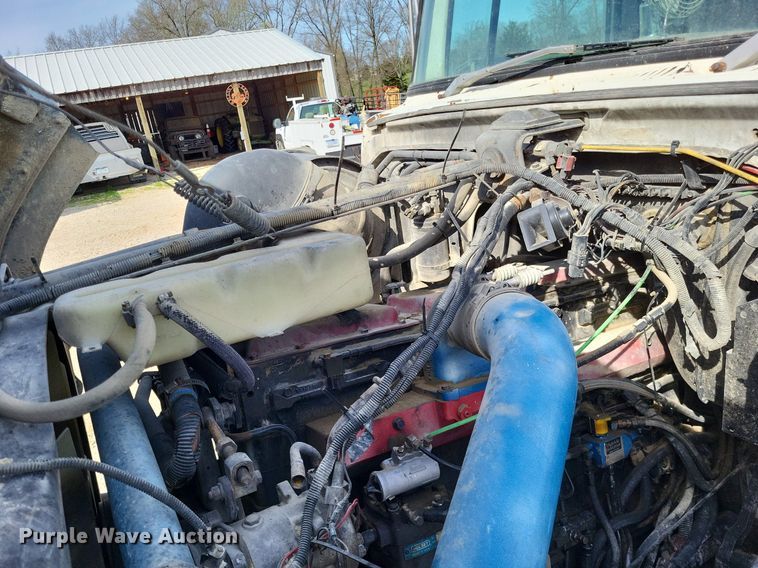 image for item DO3644 1993 Ford Aeromax L9000  semi truck